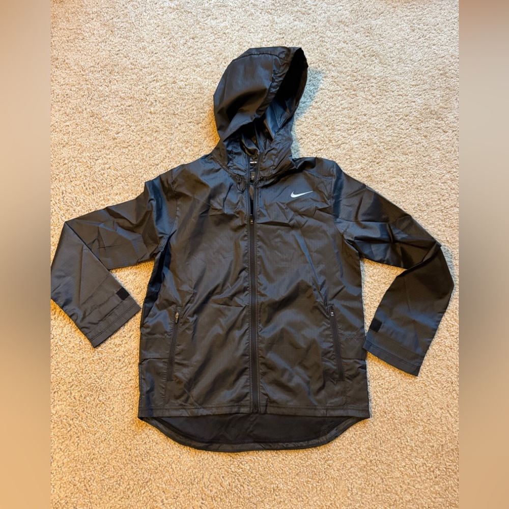 Nike Essential Womens Small Black Running Hooded Full-Zip Jacket CU3217-010 NEW
